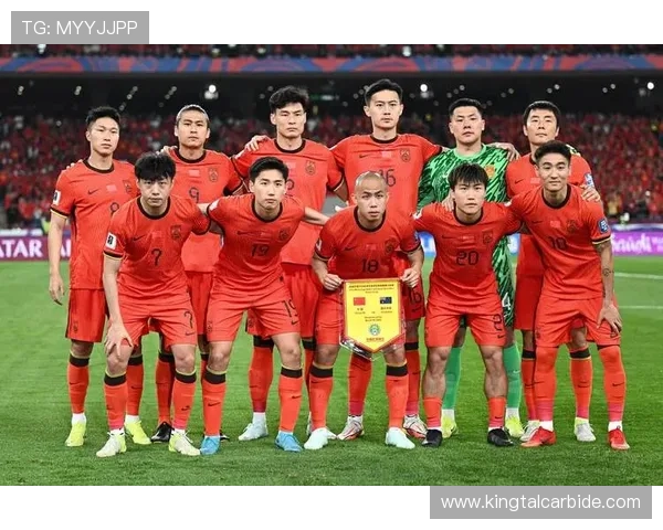 中国男足逆转夺冠全场沸腾新星闪耀引爆全国足球热潮