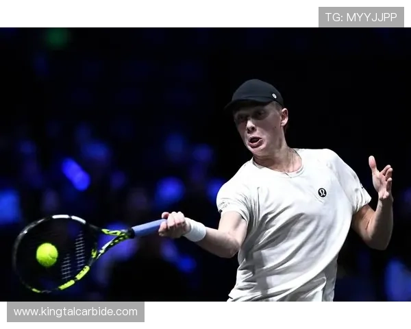 新一届网球大师赛精彩开幕 世界顶级选手激战正酣争锋不断