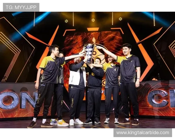 电竞热点：知名战队在全球锦标赛中遭遇挑战，能否卫冕冠军？