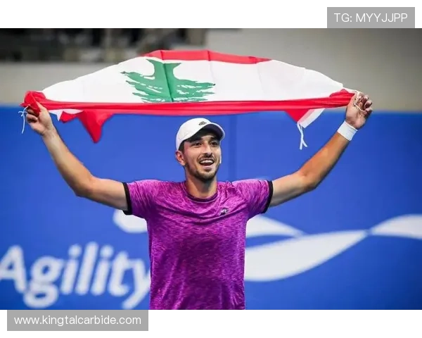 网球界新星崛起 年轻球员纷纷挑战顶尖高手 展现非凡实力