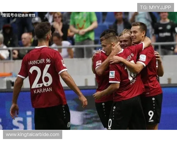 谢菲尔德星期三俱乐部主帅调整球队战术力争重返英冠前列