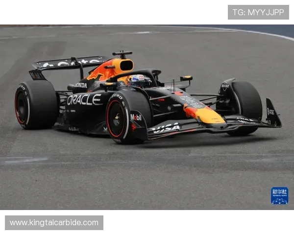 F1赛季最新动态：车队竞争激烈，顶级车手力争世界冠军荣誉