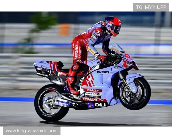 MotoGP赛季最新动态：新车技术革新与赛道策略引发车迷热议