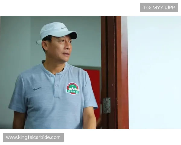 奥格斯堡俱乐部官宣新赛季战略调整与核心球员动态解析及教练团队布局前瞻 奥格斯堡俱乐部官宣新赛季战略调整与核心球员动态解析及教练团队布局前瞻