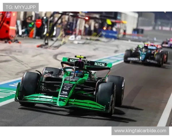 新赛季F1围场风云再起车队博弈与冠军悬念全面升级技术规则变革引热议 新赛季F1围场风云再起车队博弈与冠军悬念全面升级技术规则变革引热议